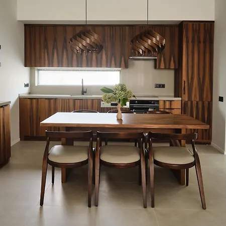 Ashta / Zen Villa