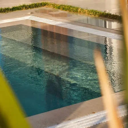 Ashta / Zen Villa