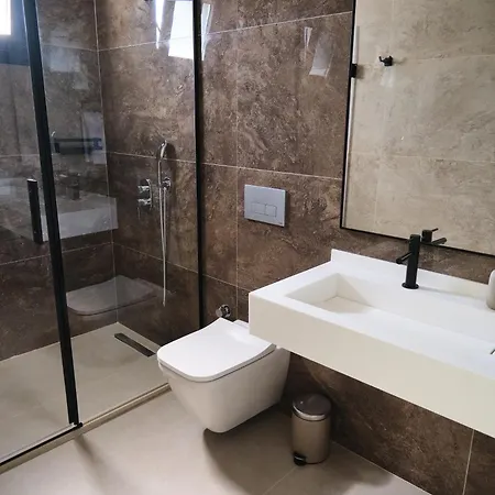 ヴィラ Ashta / Zen フェティエ