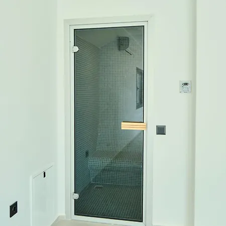Ashta / Zen Villa *
