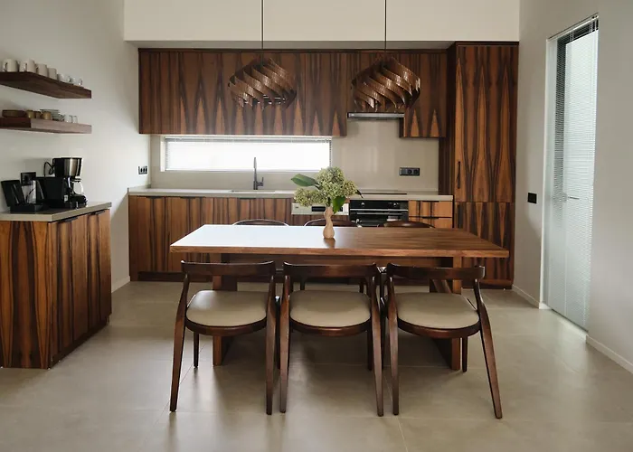 Ashta / Zen וילה