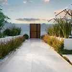 Ashta / Zen Villa *